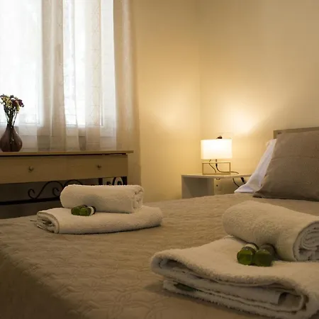 Apartamento Helia 1 *